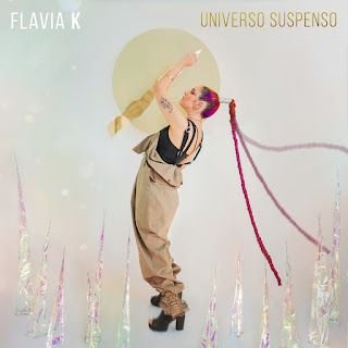 Flavia K – Universo Suspenso