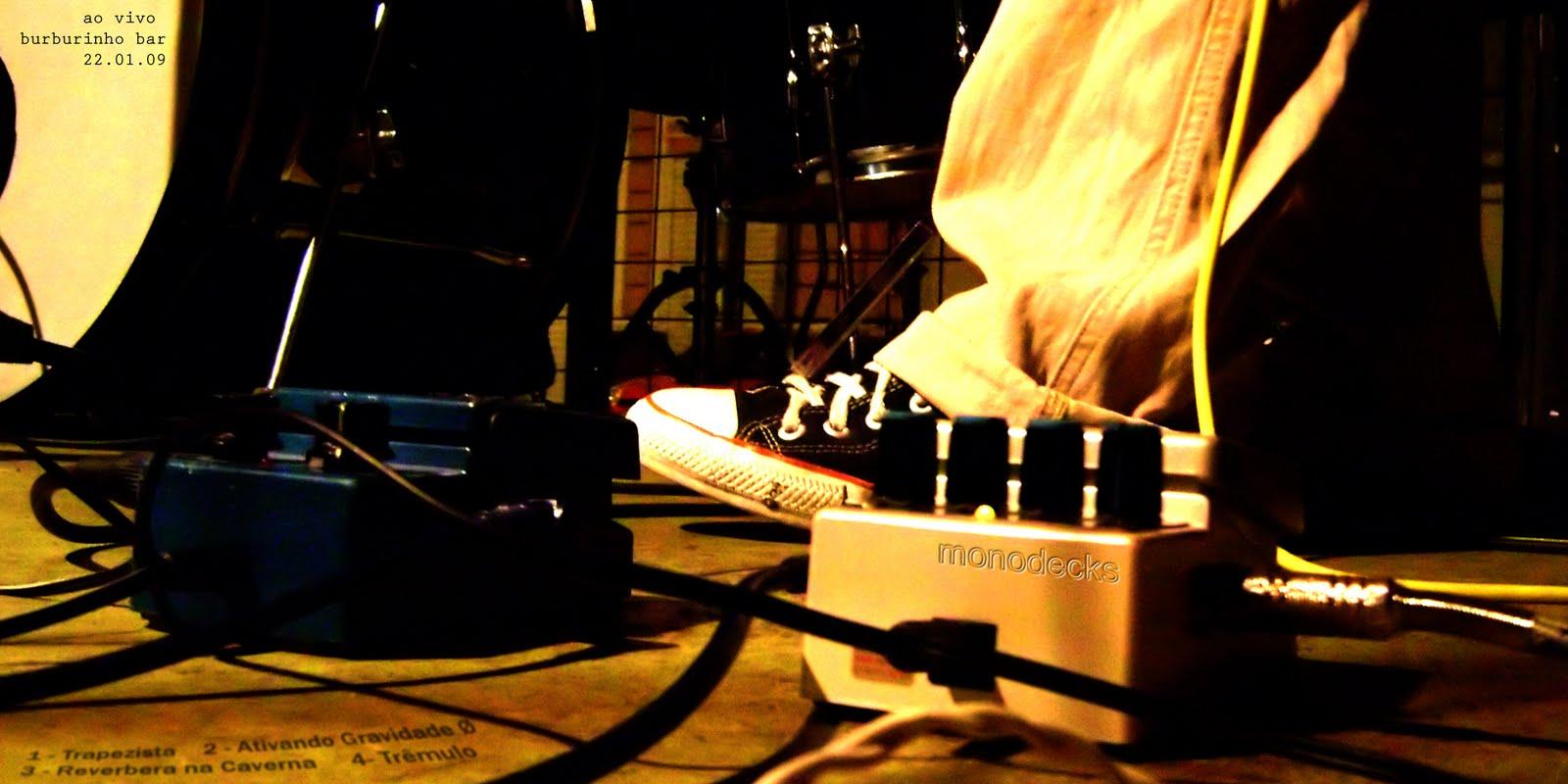 Bootleg: Monodecks – Ao vivo no Burburinho Bar