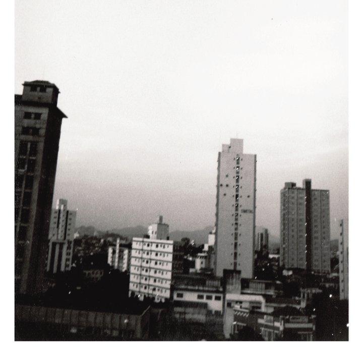 Câmera – Invisible Houses