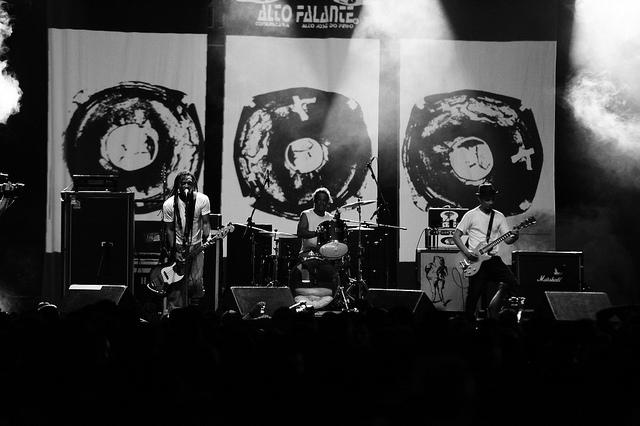 Devotos – Ao Vivo – Festival Abril Pro Rock