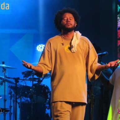 Emicida – Ao Vivo no Rec-beat Festival