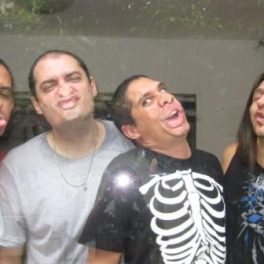 FOURPIGS – Shit Hits