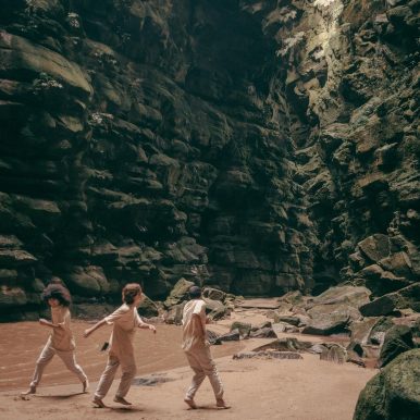 hoovaranas – Três