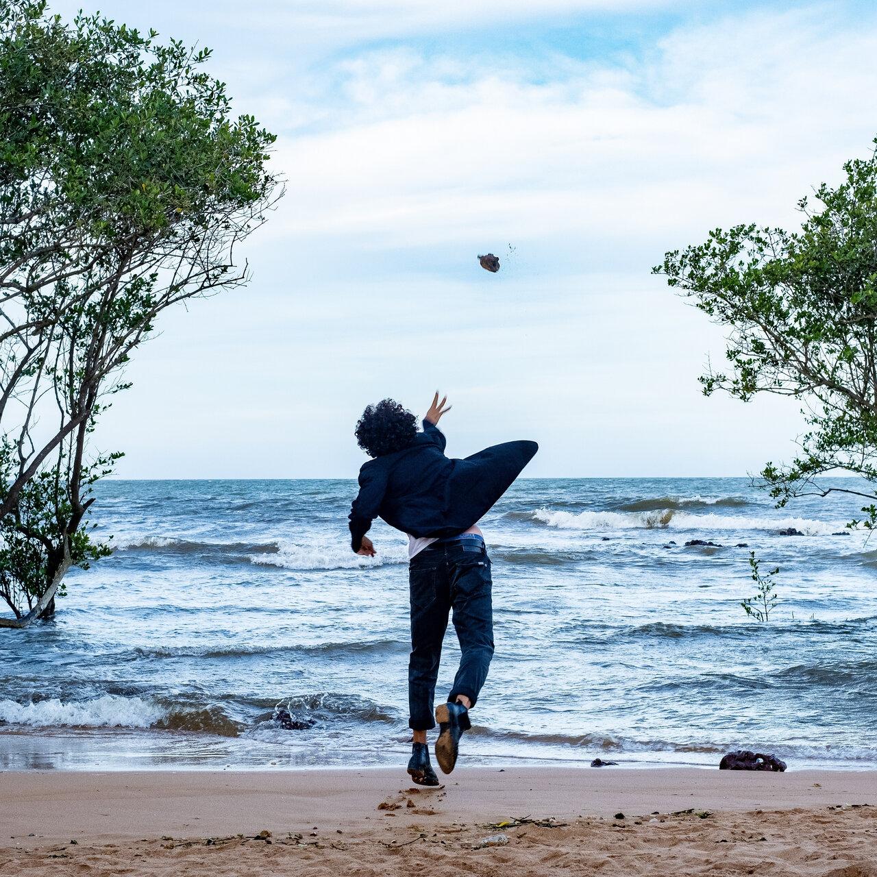 Juliano Gauche – Tenho acordado dentro dos sonhos