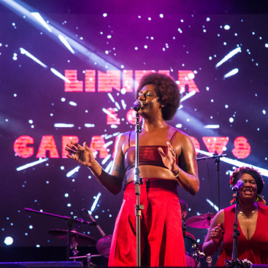 Liniker & Os Caramelows – Ao Vivo no Recbeat Festival