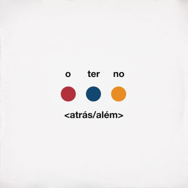 O Terno – <atrás/além>