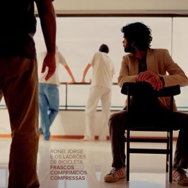 Ronei Jorge e os ladrões de bicicleta – Frascos Comprimidos Compressas