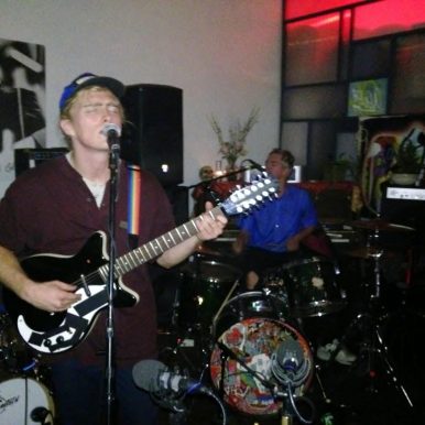 Tonstartssbandt – Ao Vivo no Halloween Moffat