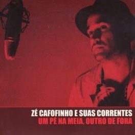 Zé Cafofinho e Suas Correntes – Um Pé na Meia, Outro de Fora